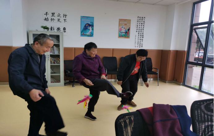 【阳光公益·长宁复兴】“爱生活爱运动老年趣味赛”活动