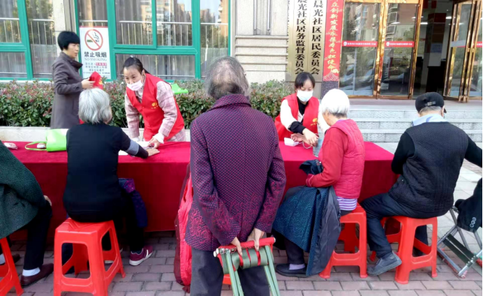 【阳光公益·庐江站】“义诊义剪进社区，便民服务暖人心”活动