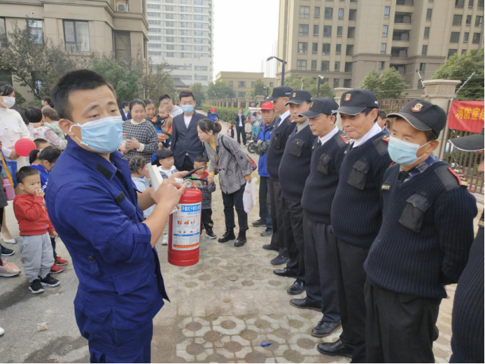 【阳光公益·蜀麓杨林】“消防宣传进社区，绷紧居民防火弦”消防安全知识活动