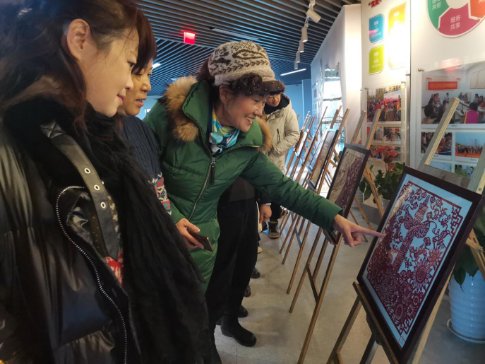 【阳光公益·海棠街道】“巧手剪出精彩 传承传统文化”活动