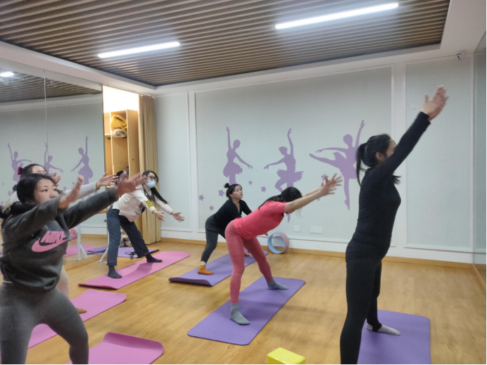 【阳光公益·肥西桃花】“二期女性魅力课堂之瑜伽培训课”第四节