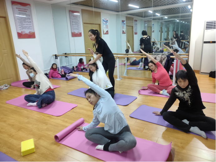 【阳光公益·肥西桃花】“二期女性魅力课堂之瑜伽培训课”第二节