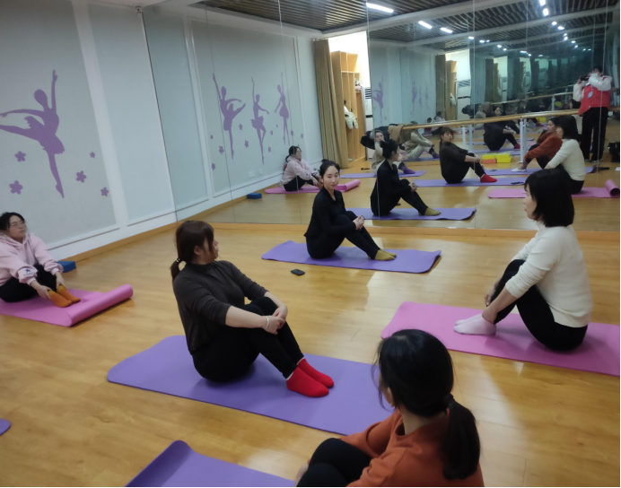 【阳光公益·肥西桃花】“二期女性魅力课堂之瑜伽培训课”第三节