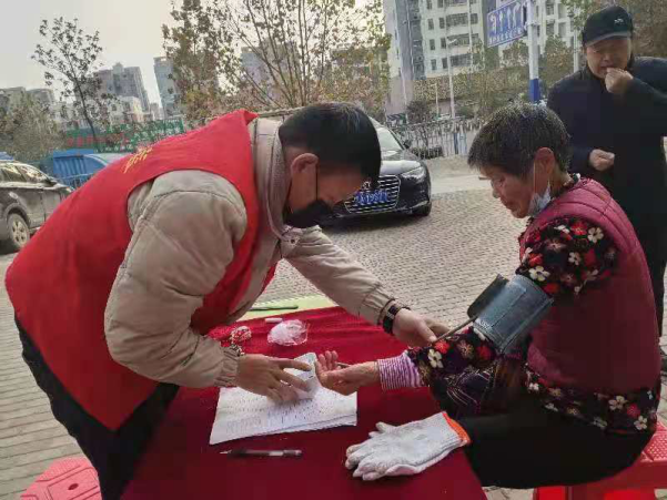 【阳光公益·庐江站】“义诊义剪惠民生 真情服务暖人心”活动