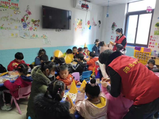 【阳光公益·庐江站】“巧手DIY，欢乐过元宵”的儿童手工活动