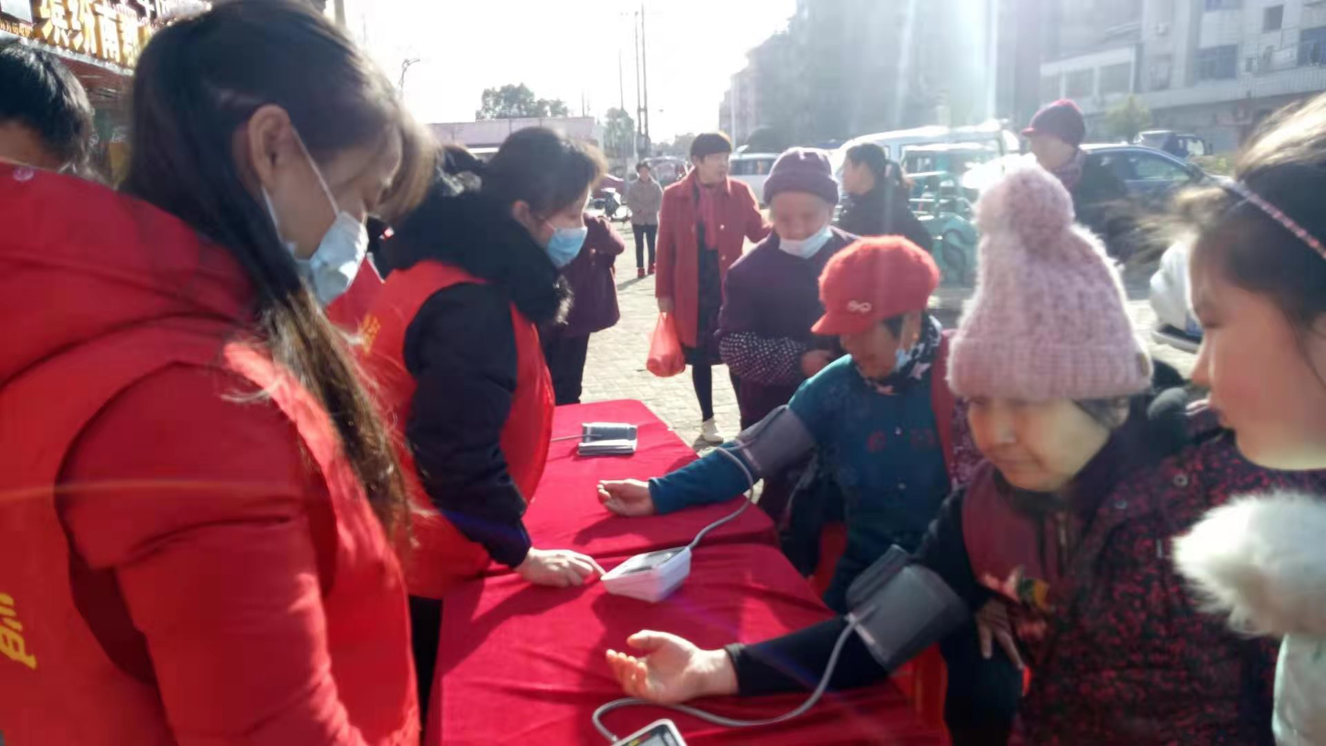 【阳光公益·庐江站】“爱心义诊进社区，便民服务送健康“便民义诊活动