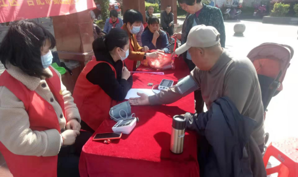【阳光公益·庐江站】开展“牵手邻里，共享温情”便民服务活动