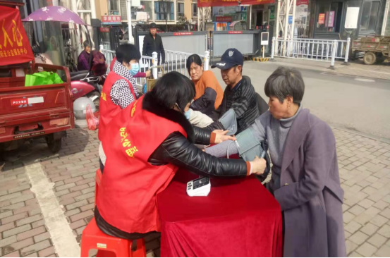 【阳光公益·庐江站】“义诊活动进社区 便民服务暖人心”便民义诊活动