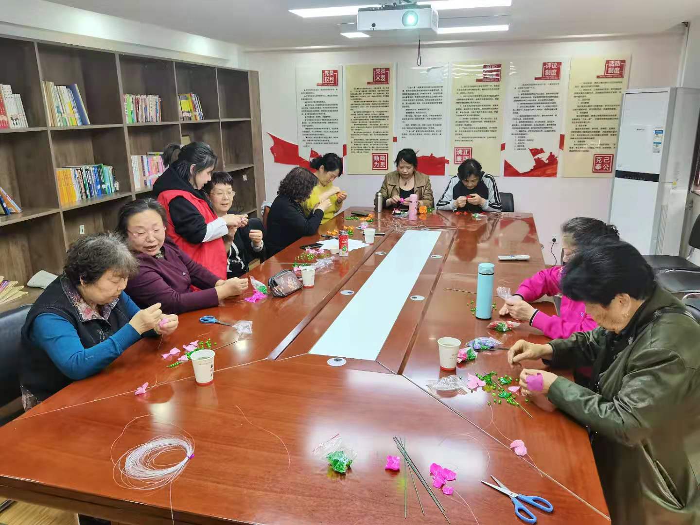 【阳光公益·瑶海和平路】举办“心灵手巧，花样人生”活动