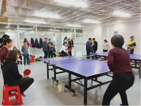 【阳光公益·兴园金桂】开展“展金桂风采·显乒乓魅力”为主题的中老年乒乓球友谊赛