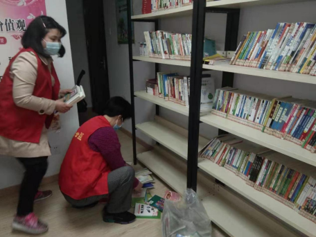 【阳光公益·庐江站】开展图书整理志愿活动