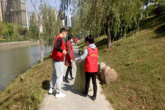 【阳光公益·庐江站】举办“欢乐迎五一，劳动最光荣”志愿活动