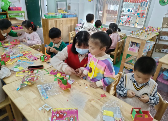【阳光公益·庐江站】举办“我手工，我快乐”儿童手工活动