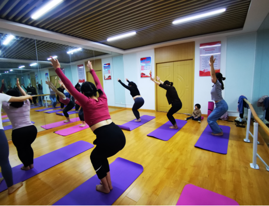 【阳光公益·肥西桃花】开展女性瑜伽培训课程