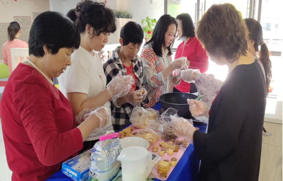 【阳光公益·蜀麓林溪】开展“为爱手作·拥抱健康”牛奶美食DIY活动
