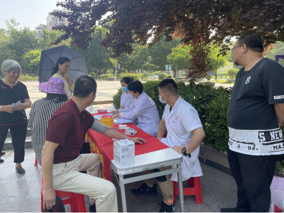 【阳光公益·天乐梦城】开展“义诊活动进社区 红色便民暖人心”免费体检活动