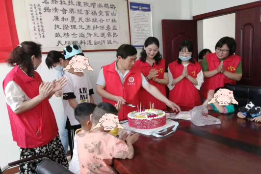 【阳光公益·庐江站】开展“欢乐时光”困境儿童生日会