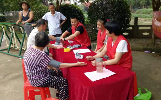 【阳光公益·庐江站】开展“义诊义剪 情暖人心”为主题的义诊、义剪便民服务活动