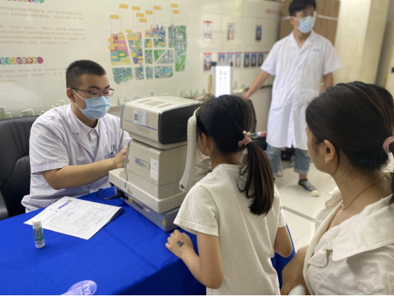 【阳光公益·天乐社区】开展“酷暑正当时 便民义诊进社区”活动