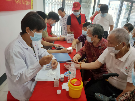 【阳光公益·长宁永和】关爱夕阳红 义诊进社区