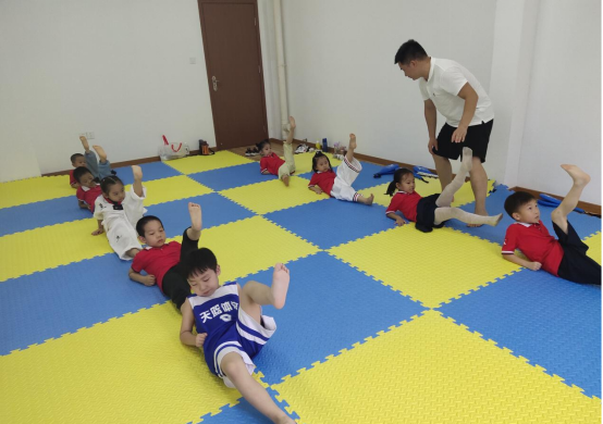 【阳光公益·蜀麓林溪】“武礼跆拳”活动