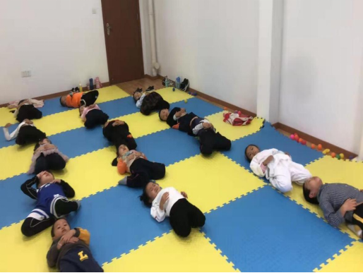 【阳光公益·蜀麓林溪】开展“武礼跆拳”活动