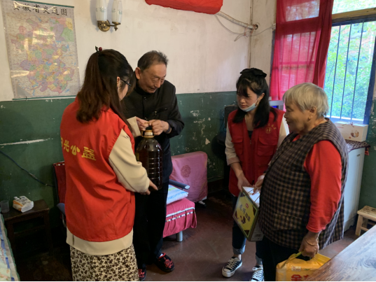 【阳光公益·瑶海大兴镇】开展“爱满重阳 情暖社区”志愿服务活动