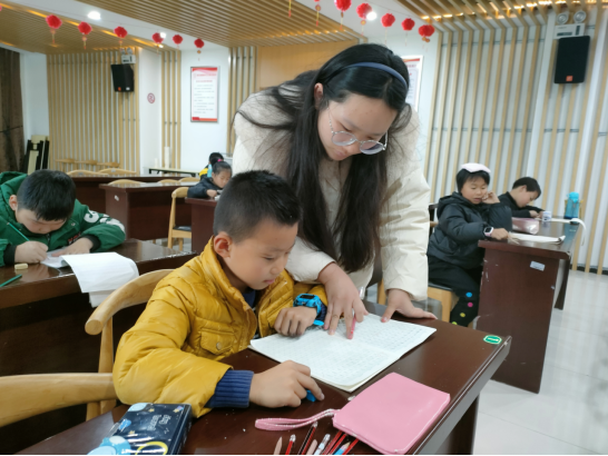 【阳光公益·肥西桃花】硬笔书法培训班第六课时