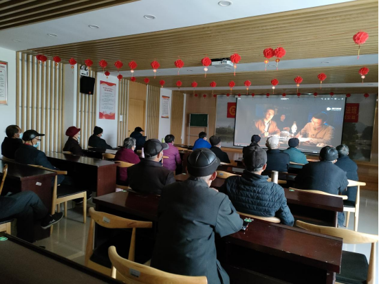 【阳光公益·肥西桃花】忆峥嵘岁月  放映红色电影