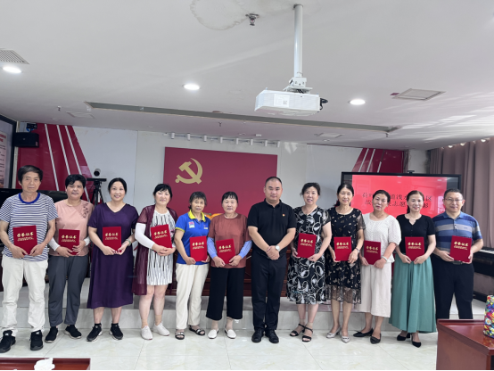 【阳光公益·荷叶地街道】战疫中的“志愿红”最美抗疫志愿者表彰大会