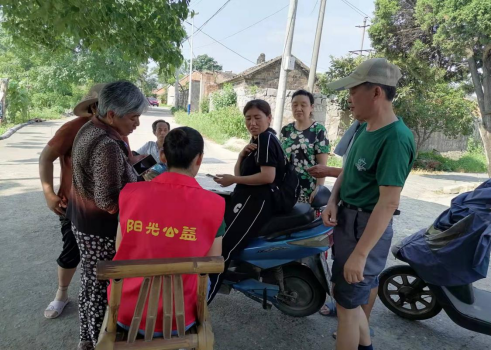 【阳光公益·巢湖两项服务】三合社区开展“国家反诈中心APP”安装宣传活动