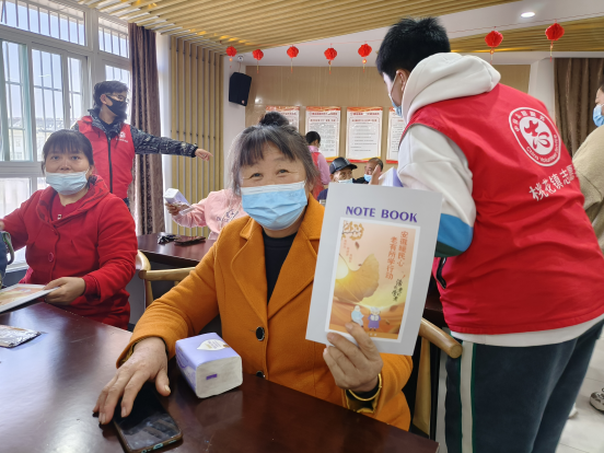 【阳光公益·肥西桃花】开展“老有所学在行动”惠民宣传活动