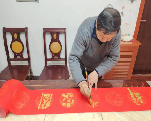 【阳光公益·巢湖两项服务】开展“迎新春  送春联”活动