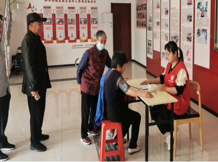 【阳光公益·肥西桃花】“健康监测”暖人心