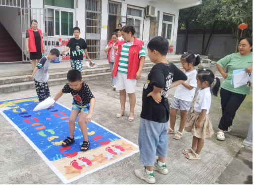 【阳光公益·巢湖两项服务】开展青少年趣味游戏活动