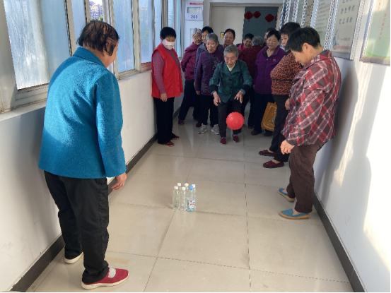 【阳光公益·天乐中心】开展关爱夕阳红老年人趣味运动会活动