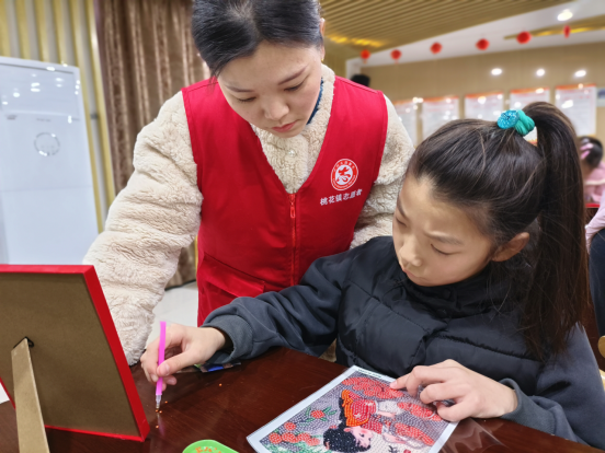 【阳光公益·肥西桃花】开展“国学课堂”系列——柿子与传统习俗活动