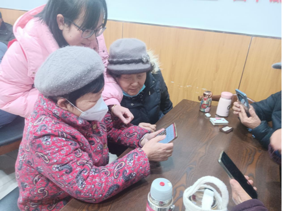 【阳光公益·天乐中心】老有所学 “智”享生活
