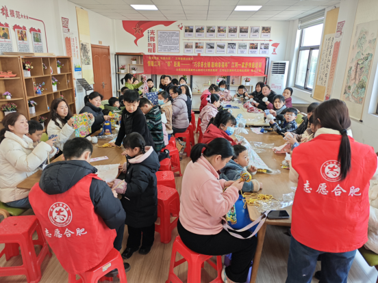 【阳光公益·蜀麓江河】开展情暖江河· 就业创业——“巧学养生锤 敲响幸福年”活动