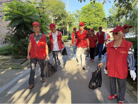 【阳光公益·蜀麓江河】垃圾分类践初心   党员先行担使命