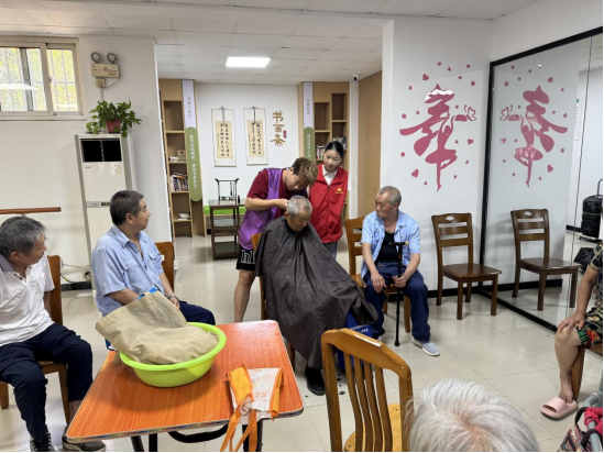 【阳光公益·井岗镇】便民服务零距离    暖心关怀惠民生