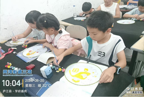 【阳光公益·庐江站】彩扇绘童梦  童心跃社区