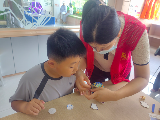 【阳光公益·高新兴园】夏夜藏微光  制夏日冰箱贴