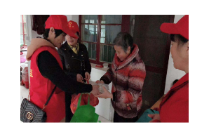 【阳光公益·庐江站】“志愿爱心进社区，美味饺子暖人心”慰问老人活动