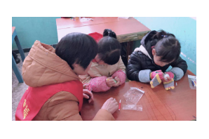 【阳光公益·庐江站】“童话世界，画出你的精彩”手绘彩蛋活动